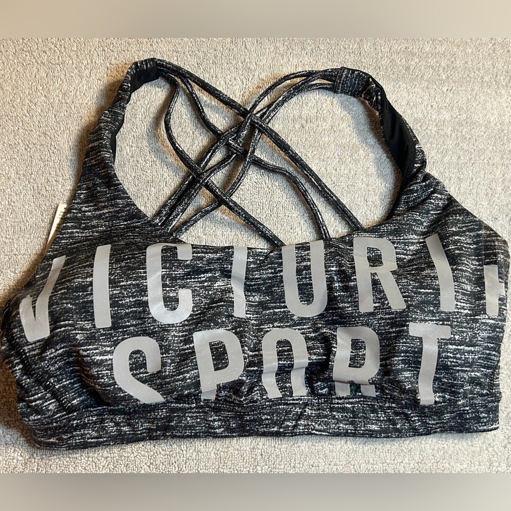 Victoria Sport Strappy Sports Bra